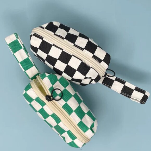 NWT Canvas Zippered Black Checkerboard Makeup Clutch - Picture 3 of 6